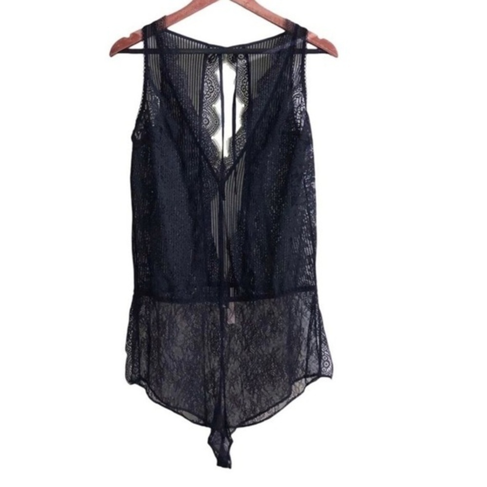 Victoria's Secret Black Scallop V Neck Back Tie  Lingerie Romper Teddy Large